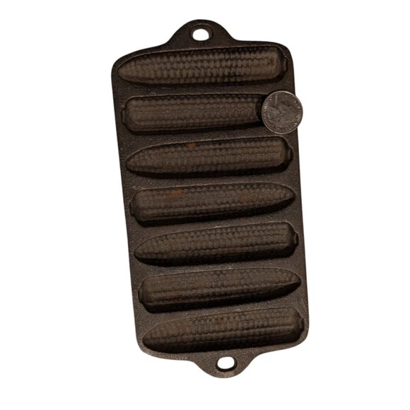 Cast Iron Cornbread Pan 6 Slot Vintage miniature number 3 - Picture 1 of 13